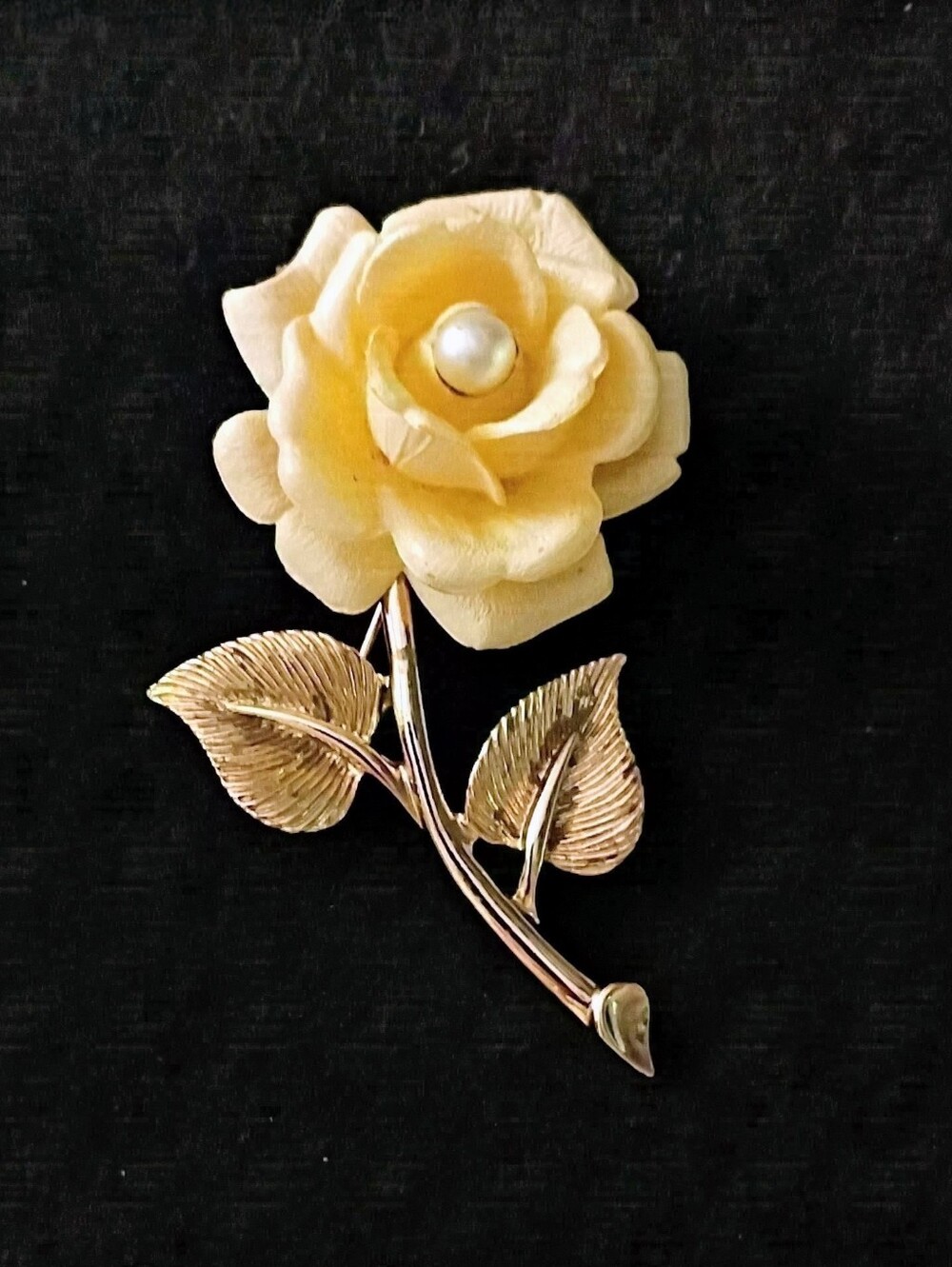 Vintage Signed Sarah Coventry White Rose Brooch